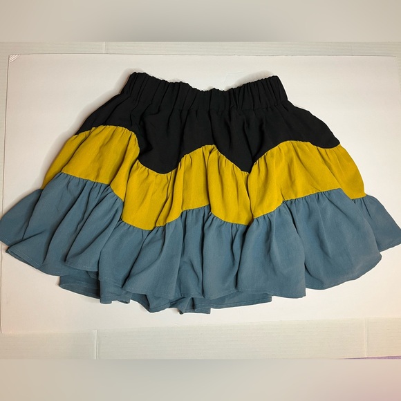Ruffled Tricolor Skater Skirt with Shorts and Pockets - Picture 1 of 5